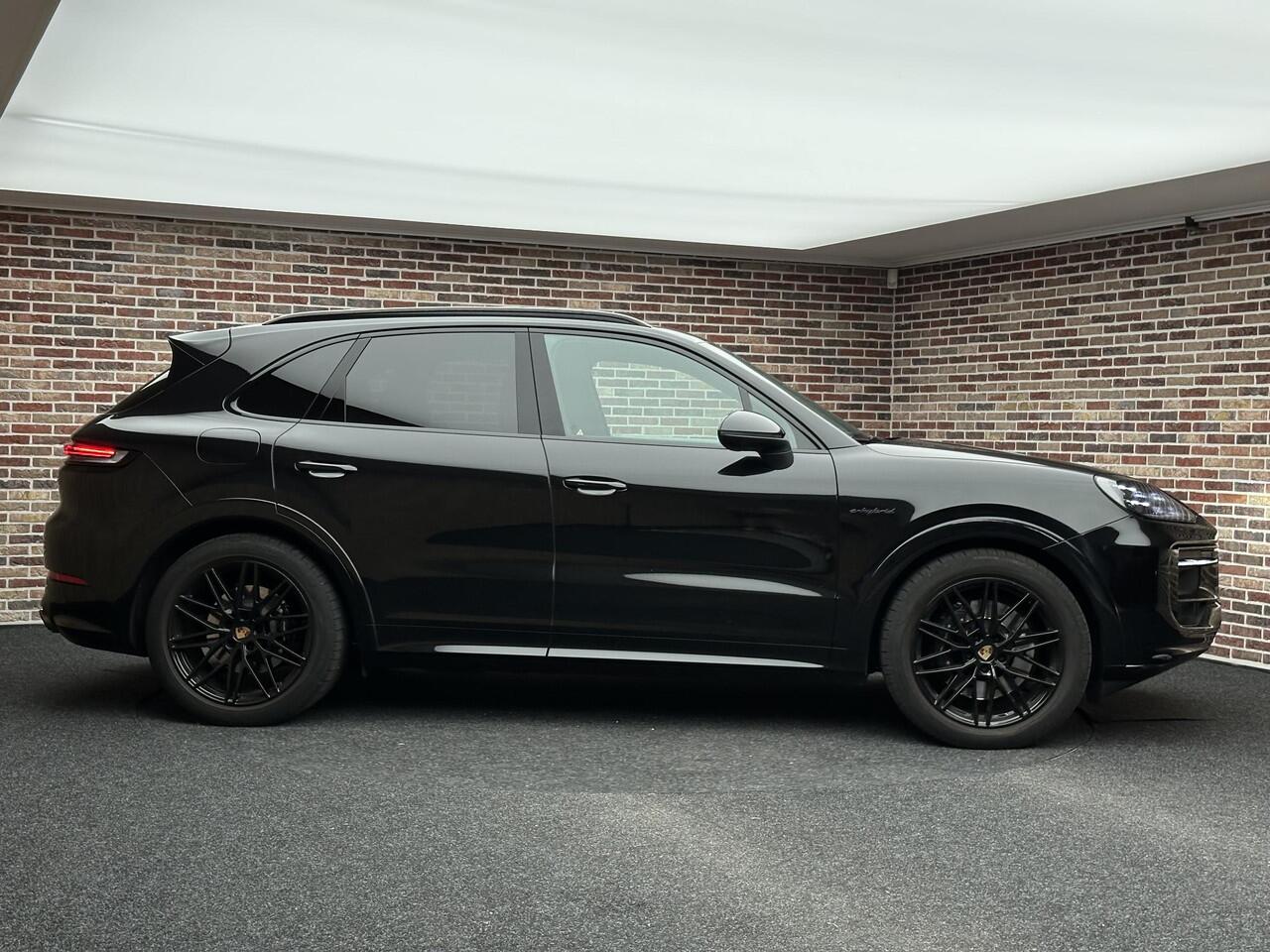 Porsche CAYENNE 3.0 E-Hybrid Nwe model| Dak| Bose| Dubbel screen| Matrix LED| NL auto|