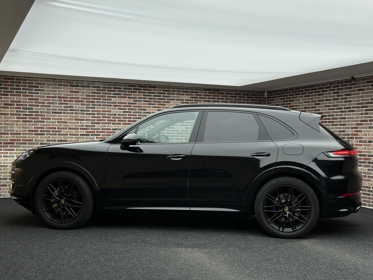 Porsche CAYENNE 3.0 E-Hybrid Nwe model| Dak| Bose| Dubbel screen| Matrix LED| NL auto|