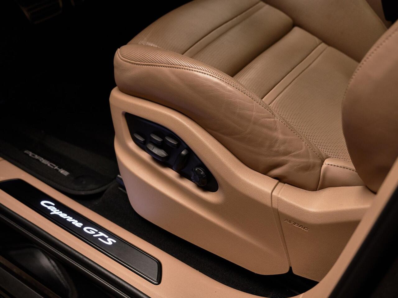 Porsche CAYENNE Coupé 4.0 GTS, pano, 4W-best., Burmester, PASM, InnoDrive, PDLS+, keyless, sp.chrono, NP272k