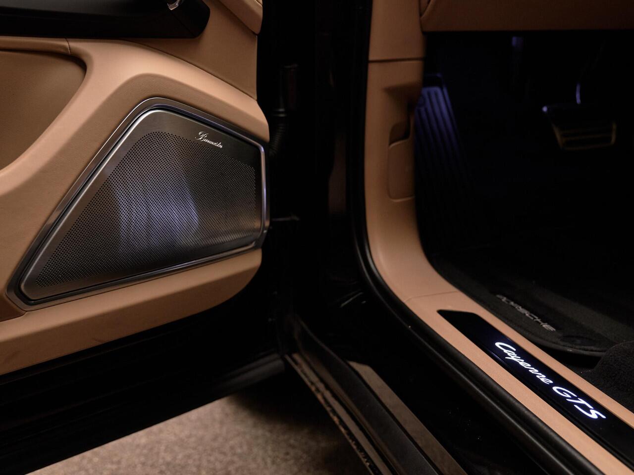 Porsche CAYENNE Coupé 4.0 GTS, pano, 4W-best., Burmester, PASM, InnoDrive, PDLS+, keyless, sp.chrono, NP272k