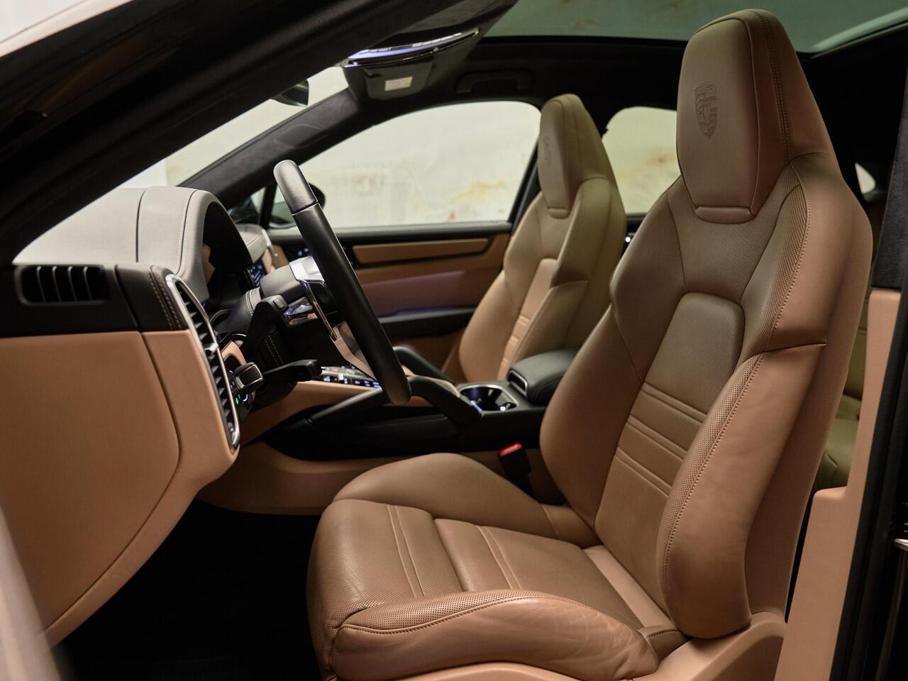 Porsche CAYENNE Coupé 4.0 GTS, pano, 4W-best., Burmester, PASM, InnoDrive, PDLS+, keyless, sp.chrono, NP272k