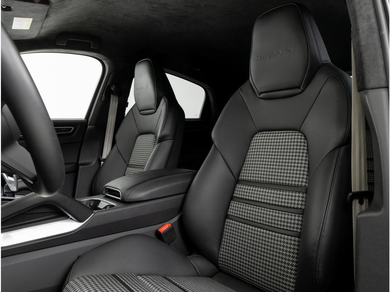 Porsche CAYENNE Coupé Turbo S E-Hybrid