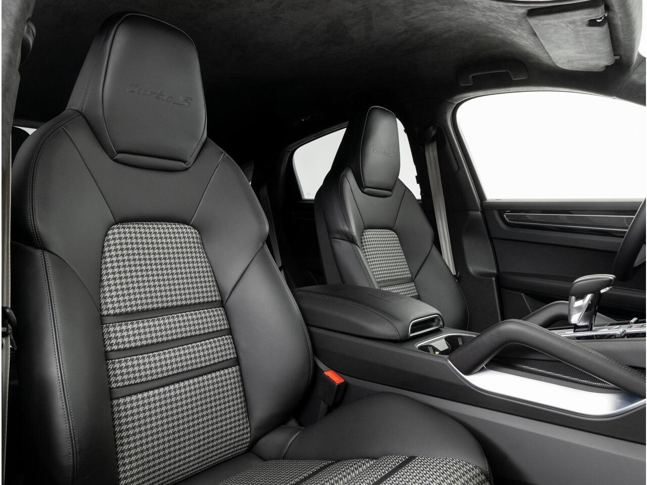 Porsche CAYENNE Coupé Turbo S E-Hybrid