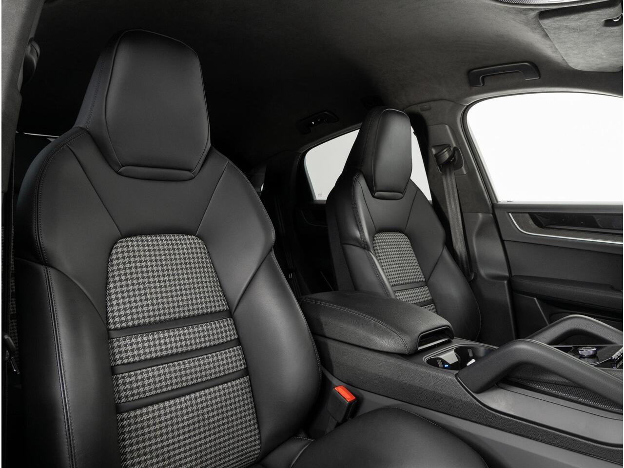 Porsche CAYENNE Coupé E-Hybrid