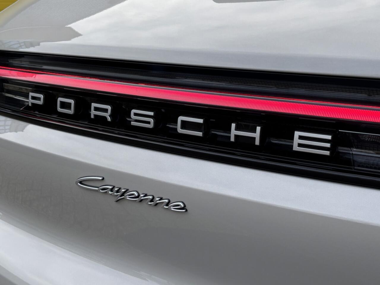 Porsche CAYENNE 3.0 E-Hybrid MY24 Burmester Sport Design Massage