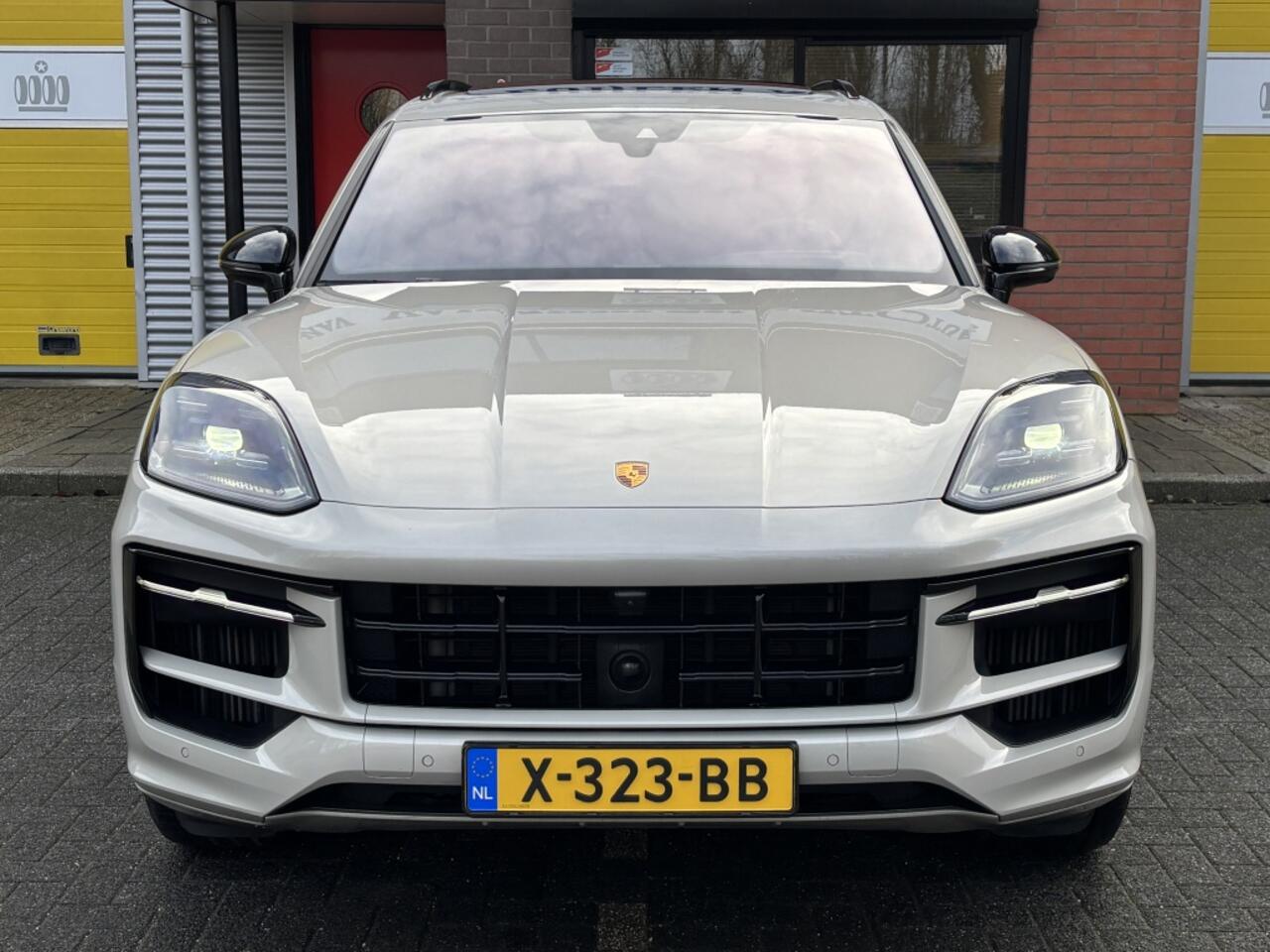 Porsche CAYENNE 3.0 E-Hybrid MY24 Burmester Sport Design Massage