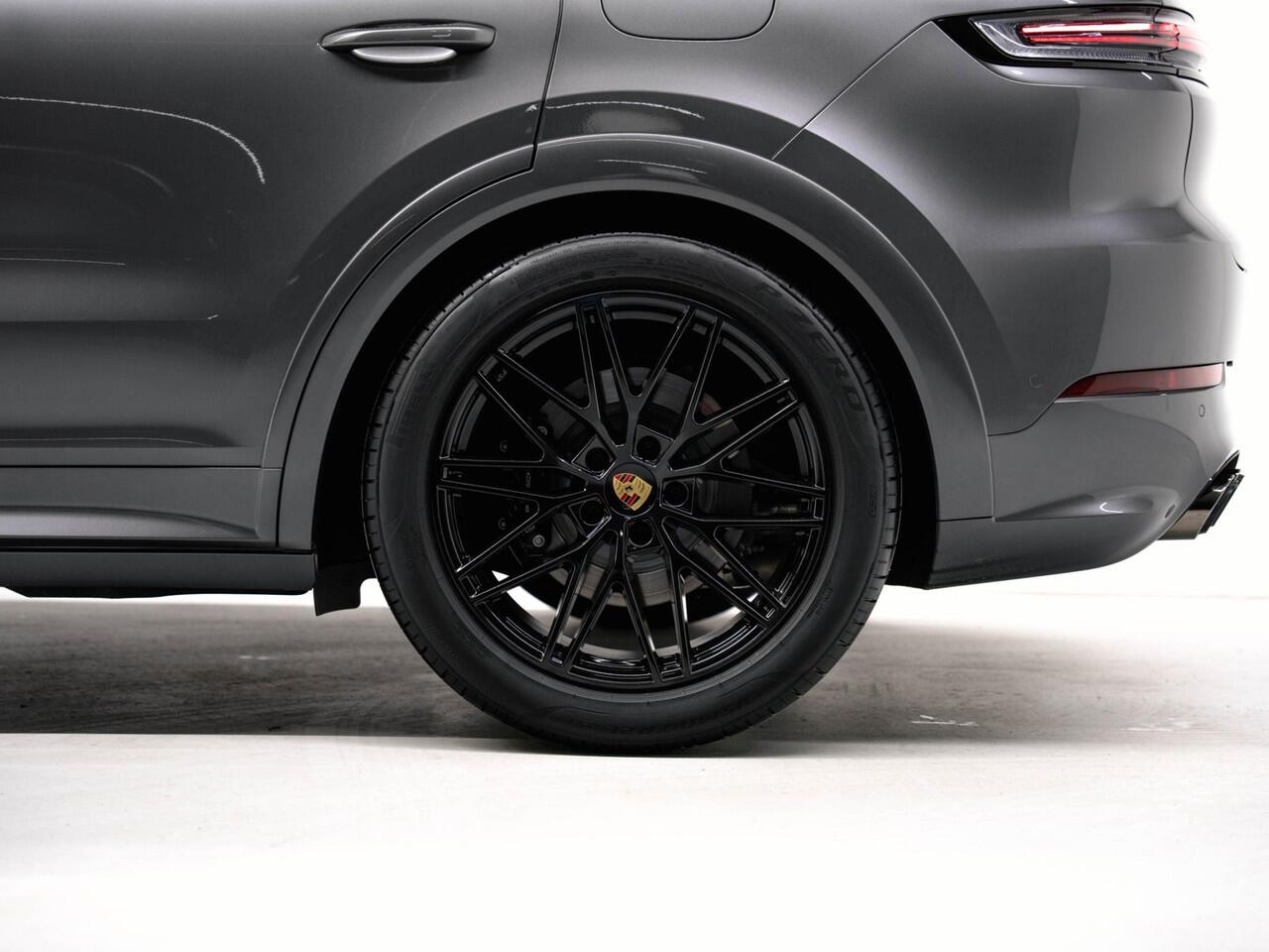 Porsche CAYENNE E-Hybrid