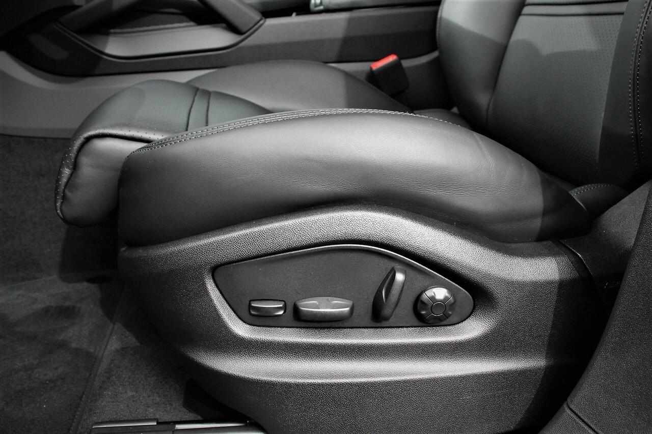 Porsche CAYENNE Coupé 3.0 E-Hybrid 476pk Platinum Edition | Leder | Panorama dak | Luchtvering | Comfortstoelen Electrisch | Navigatie | Climate Control