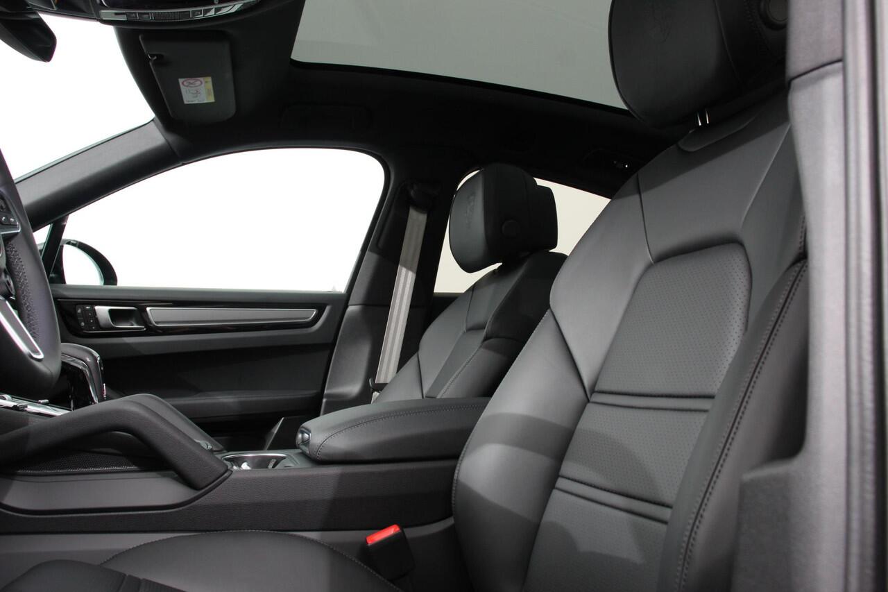 Porsche CAYENNE Coupé 3.0 E-Hybrid 476pk Platinum Edition | Leder | Panorama dak | Luchtvering | Comfortstoelen Electrisch | Navigatie | Climate Control