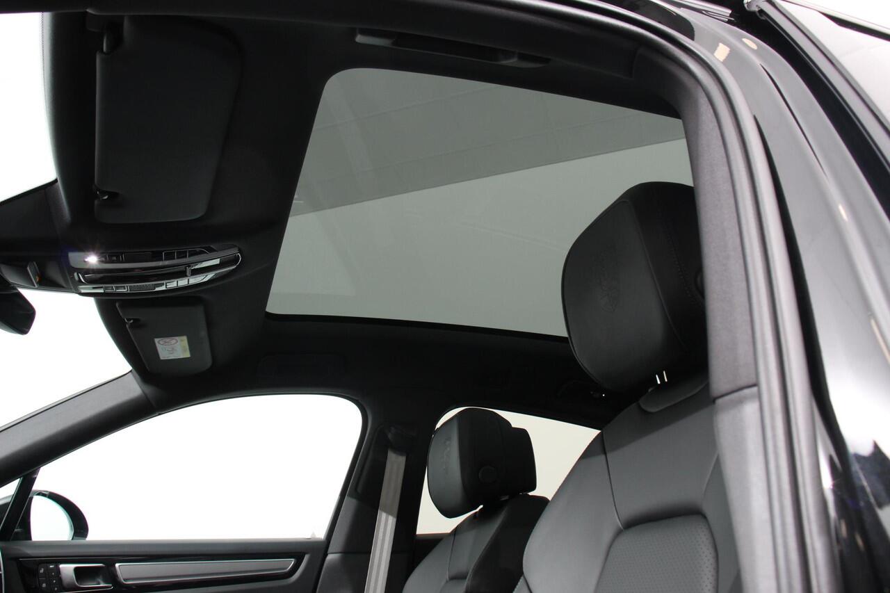 Porsche CAYENNE Coupé 3.0 E-Hybrid 476pk Platinum Edition | Leder | Panorama dak | Luchtvering | Comfortstoelen Electrisch | Navigatie | Climate Control