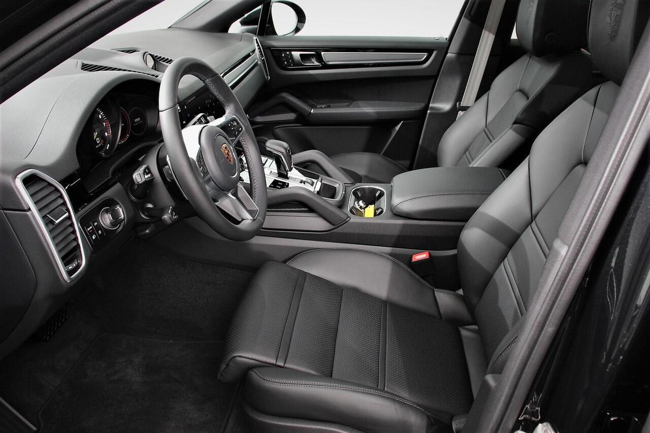 Porsche CAYENNE Coupé 3.0 E-Hybrid 476pk Platinum Edition | Leder | Panorama dak | Luchtvering | Comfortstoelen Electrisch | Navigatie | Climate Control