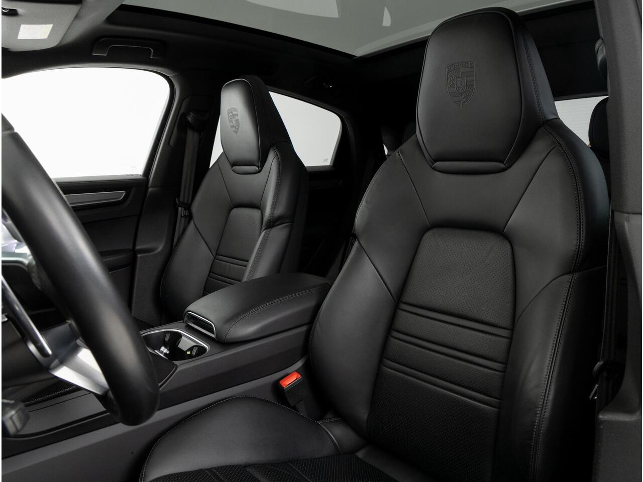 Porsche CAYENNE Coupé E-Hybrid Platinum Edition