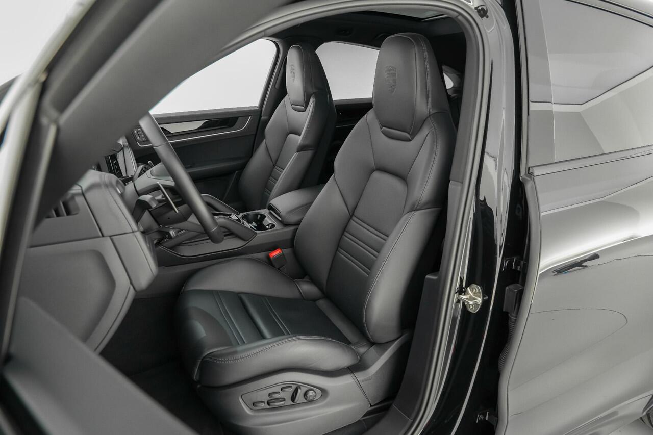 Porsche CAYENNE Coupé 3.0 470pk E-Hybrid |BTW-auto|panoramadak|passenger display|achteras besturing|Burmester|memory|standkachel|sport design|sport chrono|18-voudig|HUD|PDLS|luchtvering|sportuitlaat|21" lichtmetalen velgen|