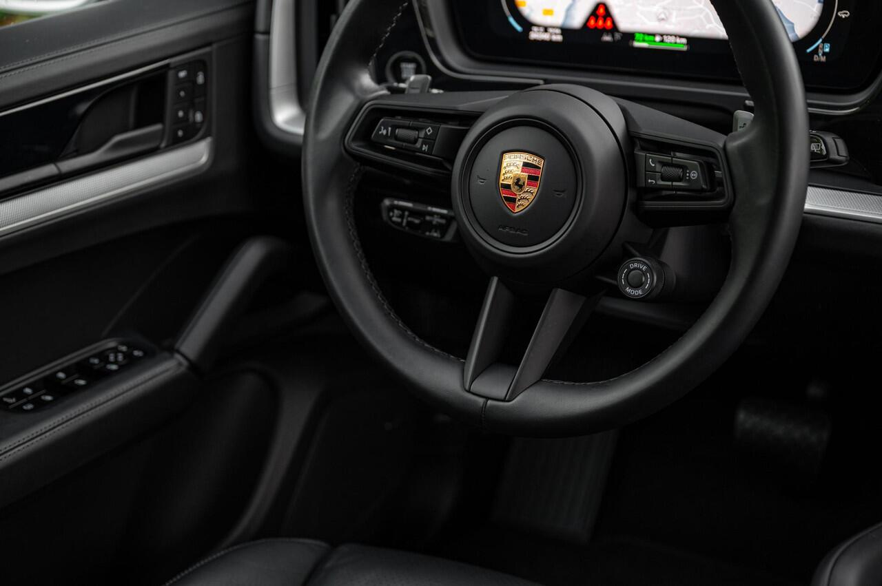 Porsche CAYENNE 3.0 E-Hybrid 470pk | Krijt | 22" | Lucht | InnoDrive | BOSE | SoClo