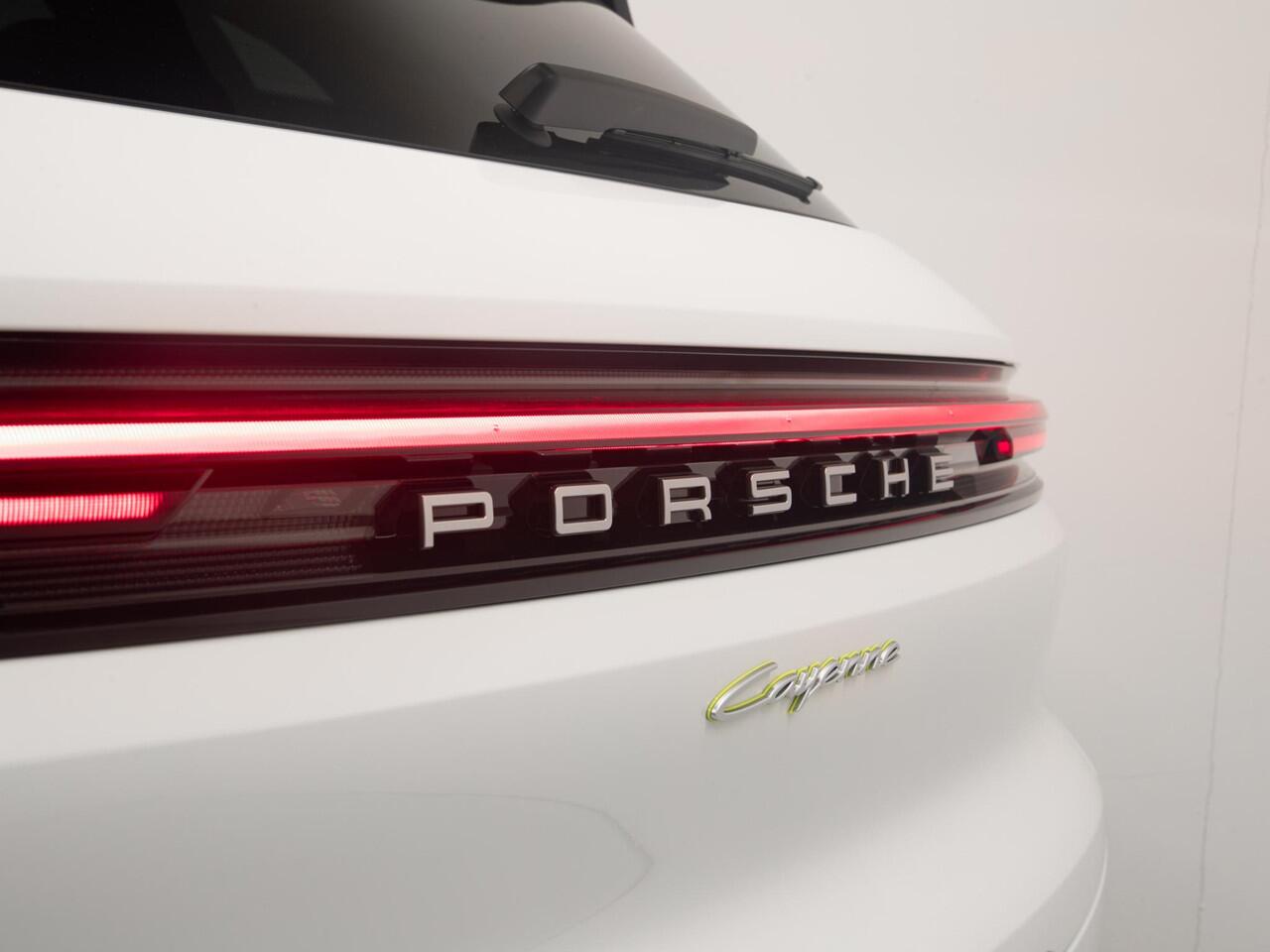 Porsche CAYENNE E-Hybrid