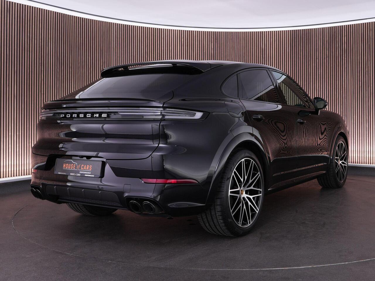 Porsche CAYENNE Coupé 3.0 E-Hybrid |pas.display|achteras besturing|carbon ext|softclose|BTW|pano|Bose|18-voudig|sport chrono|HUD|memory|BLIS|360|22"|