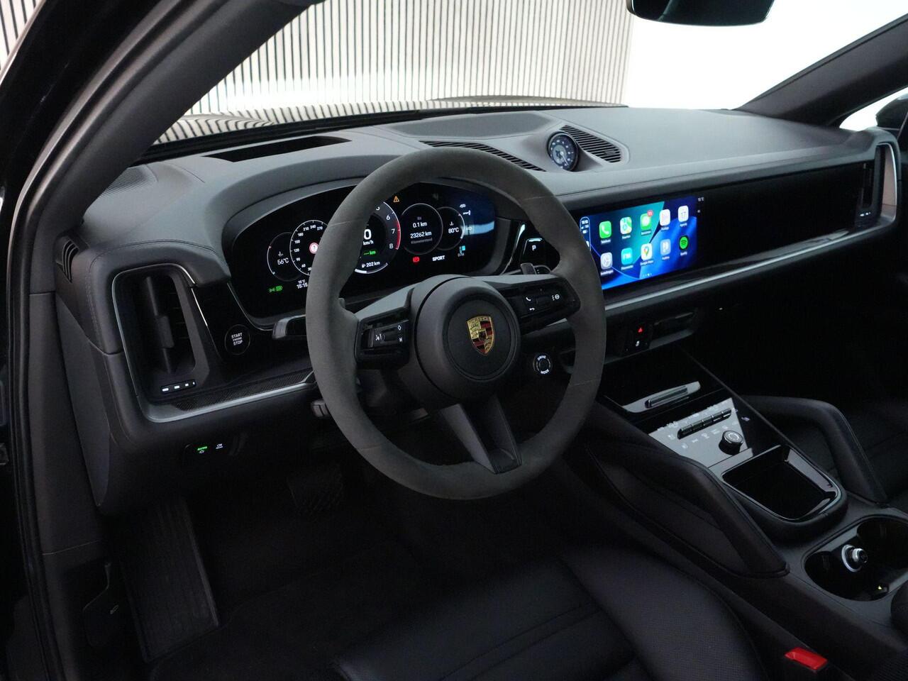 Porsche CAYENNE Coupé 3.0 E-Hybrid |pas.display|achteras besturing|carbon ext|softclose|BTW|pano|Bose|18-voudig|sport chrono|HUD|memory|BLIS|360|22"|