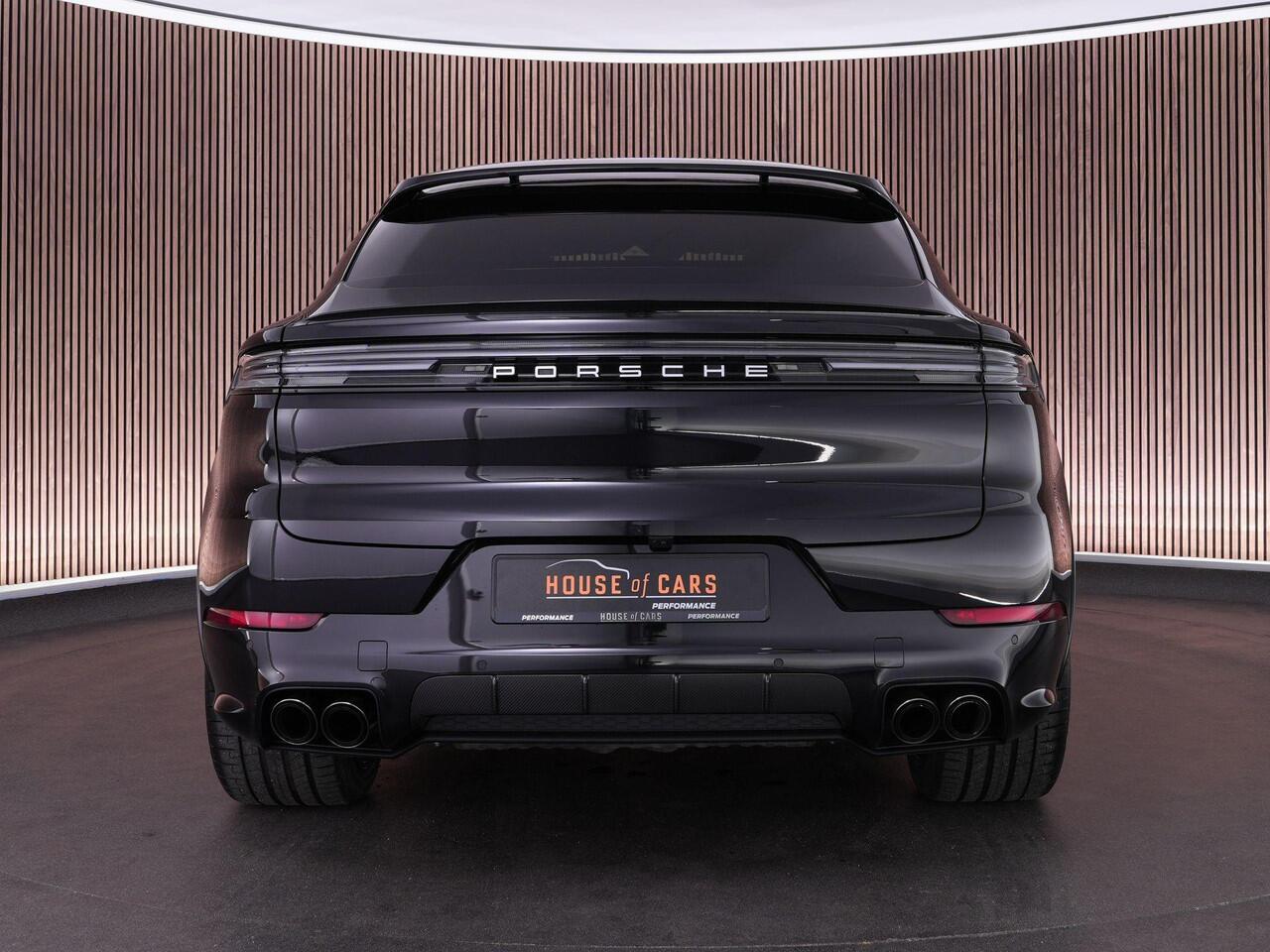 Porsche CAYENNE Coupé 3.0 E-Hybrid |pas.display|achteras besturing|carbon ext|softclose|BTW|pano|Bose|18-voudig|sport chrono|HUD|memory|BLIS|360|22"|