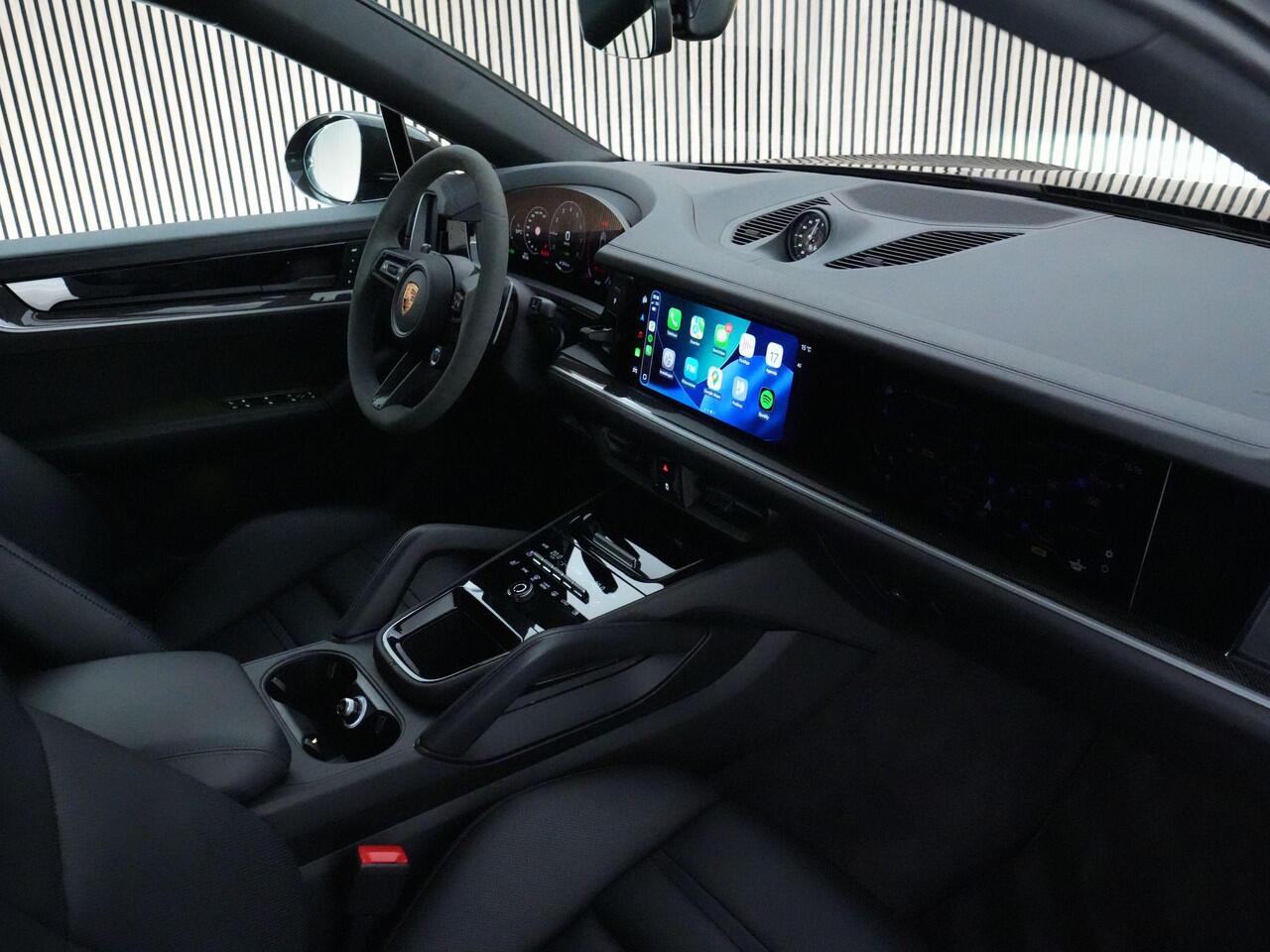 Porsche CAYENNE Coupé 3.0 E-Hybrid |pas.display|achteras besturing|carbon ext|softclose|BTW|pano|Bose|18-voudig|sport chrono|HUD|memory|BLIS|360|22"|