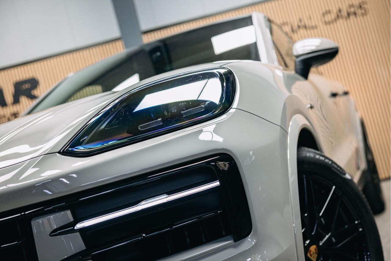 Porsche CAYENNE Coupé 3.0 E-Hybrid | Head-up | Bose | Sport Chrono | Stuurverwarming | Stoelverwarming en verkoeling | Trekhaak | Kreide |