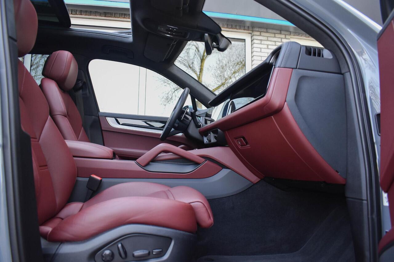 Porsche CAYENNE 4.0 Turbo E-Hybrid Sport Chrono Pano PASM ACC Zitklima Bose Sound