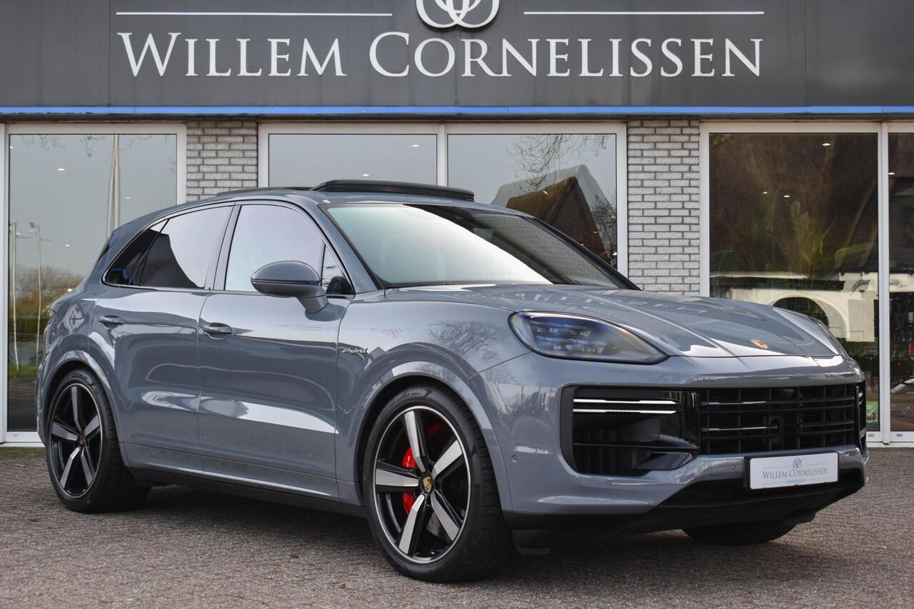 Porsche CAYENNE 4.0 Turbo E-Hybrid Sport Chrono Pano PASM ACC Zitklima Bose Sound