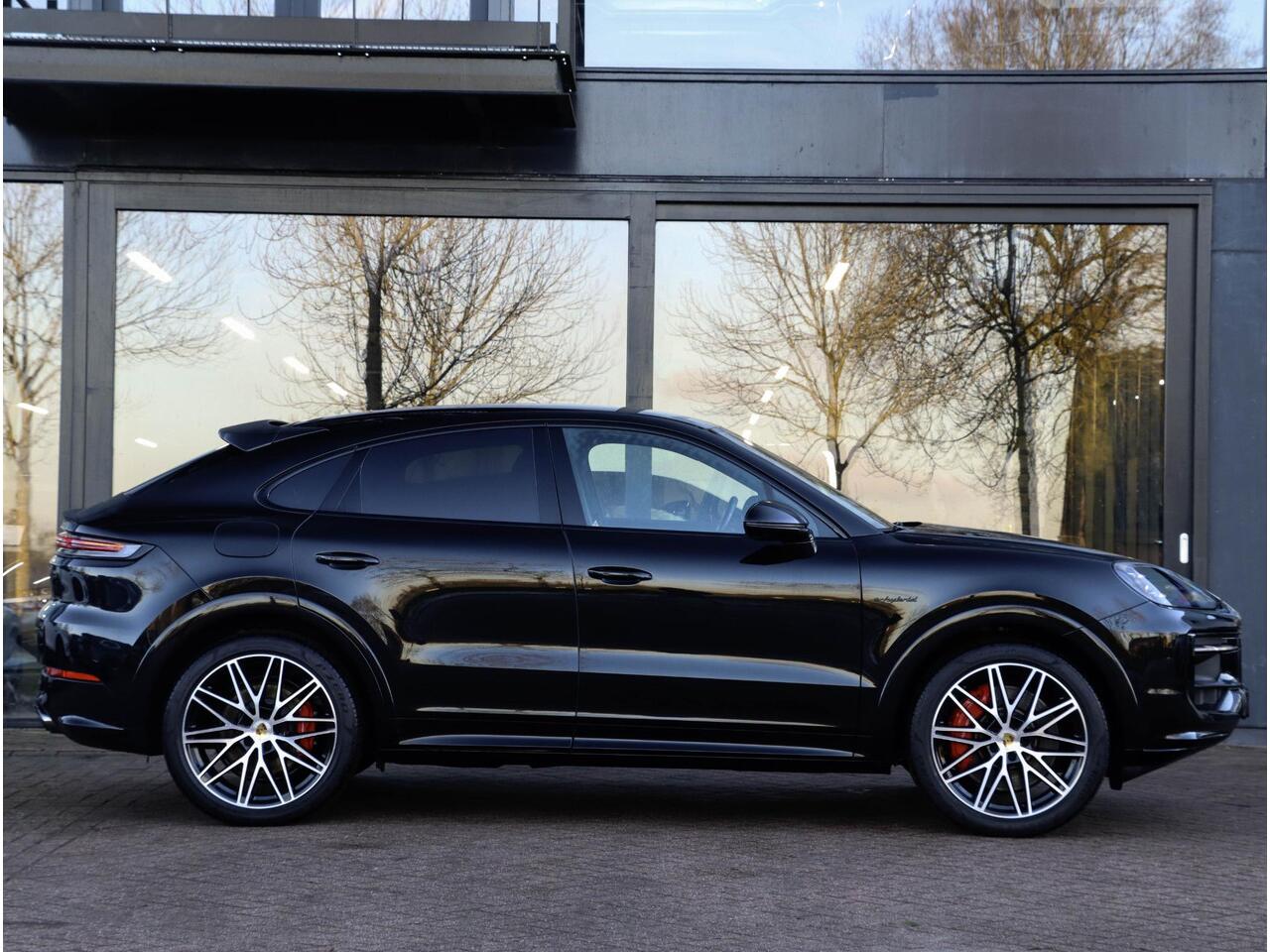Porsche CAYENNE Coupé S e-Hybrid 520PK | Achterasbesturing | Pano | Softclose | SportChronoPlus