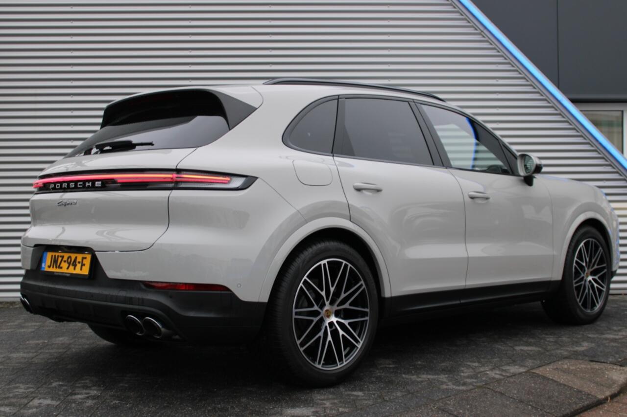 Porsche CAYENNE 3.0 E-Hybrid | Sport Chrono | Matrix-Led | 360 | 21 Inch | Pano
