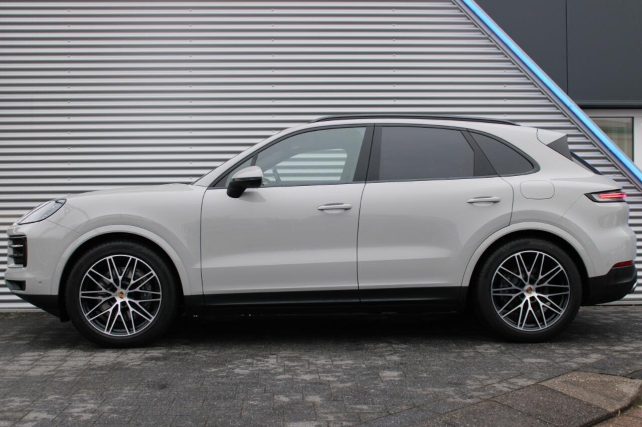 Porsche CAYENNE 3.0 E-Hybrid | Sport Chrono | Matrix-Led | 360 | 21 Inch | Pano