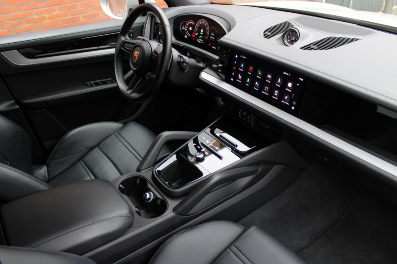 Porsche CAYENNE 3.0 E-Hybrid | Sport Chrono | Matrix-Led | 360 | 21 Inch | Pano