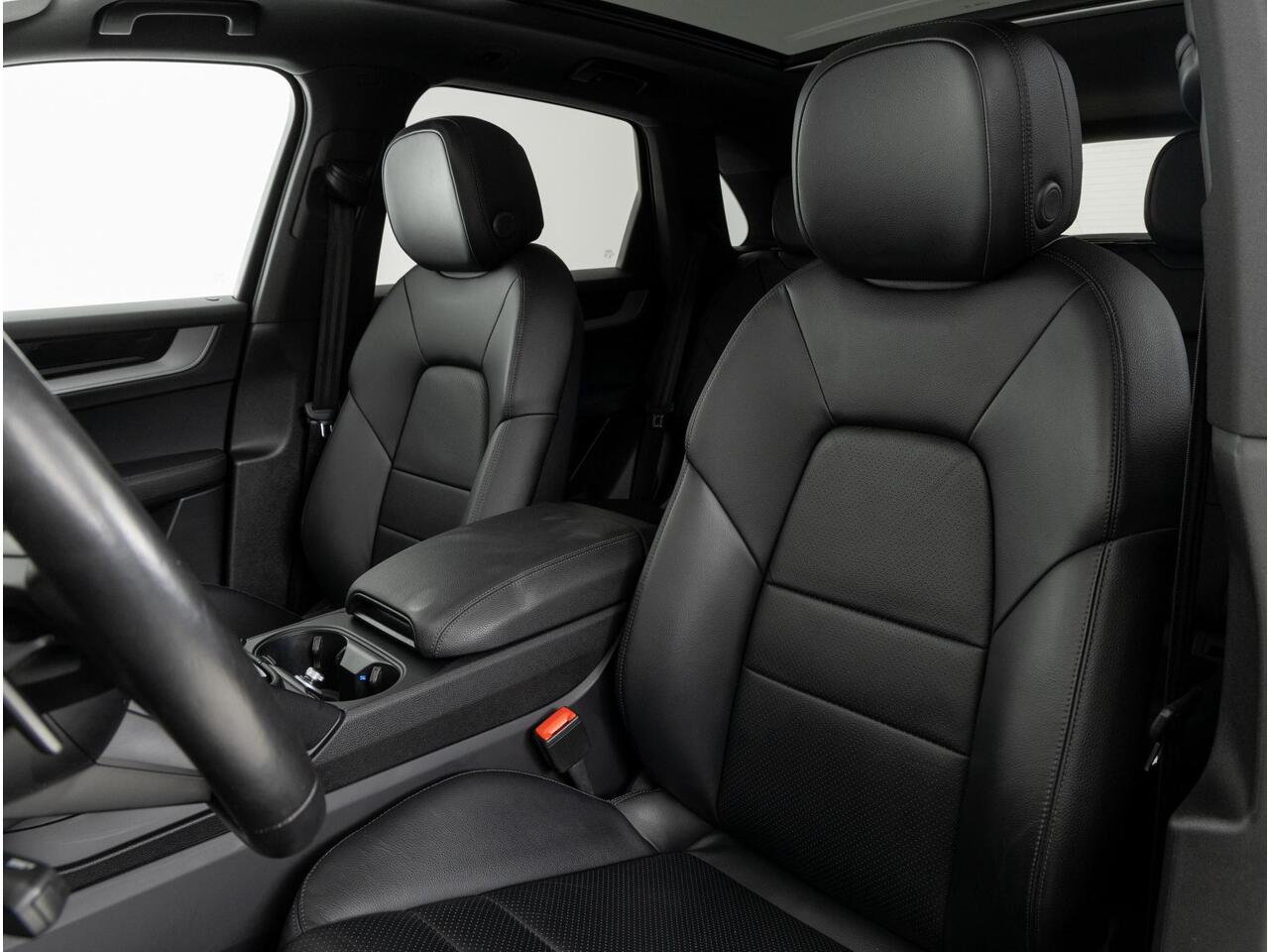 Porsche CAYENNE E-Hybrid