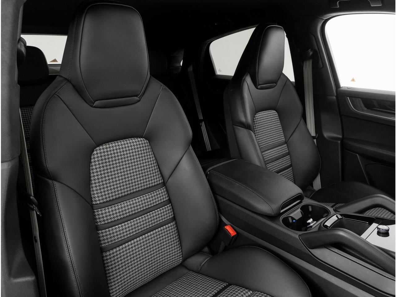 Porsche CAYENNE Coupé E-Hybrid