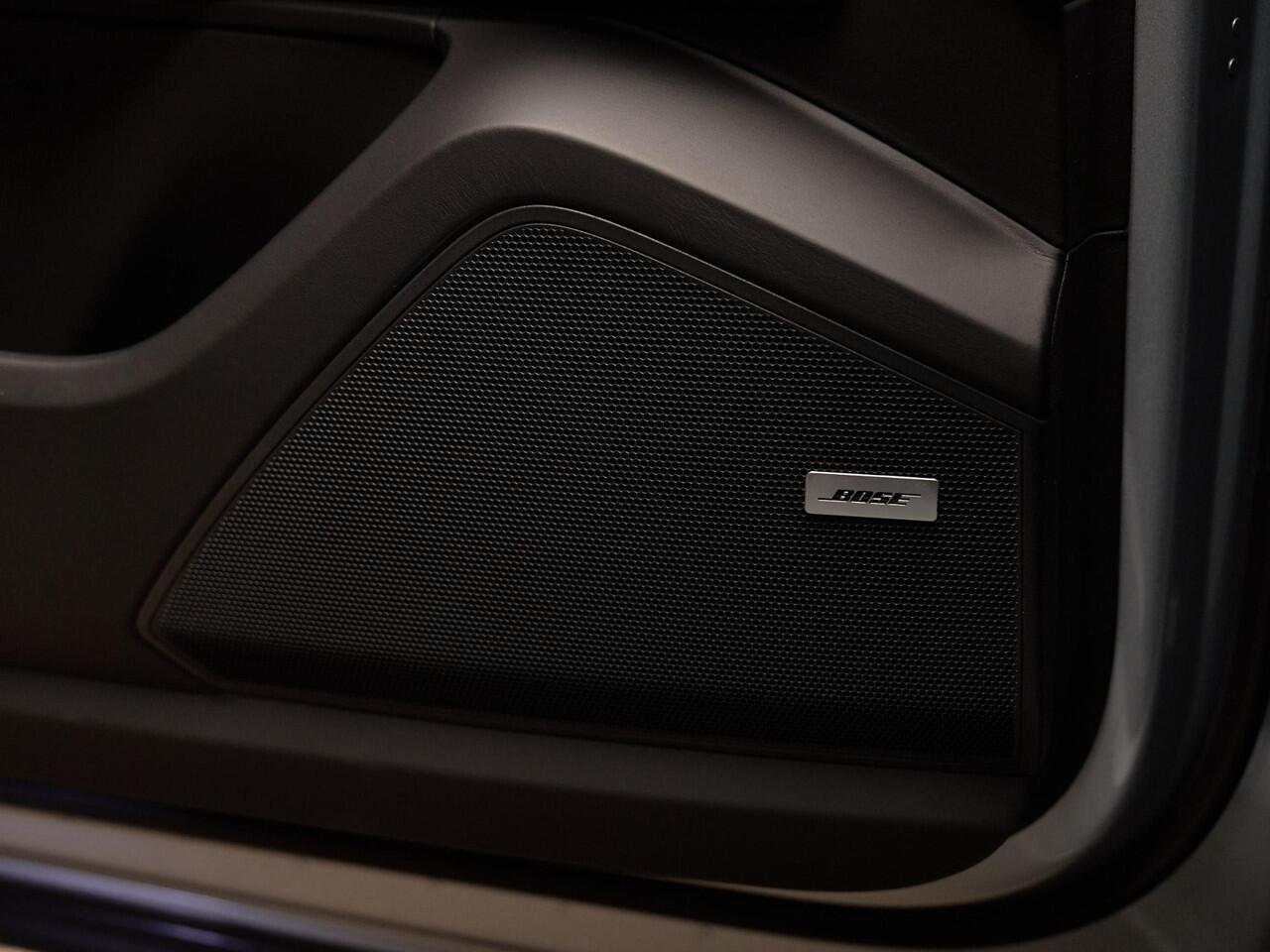 Porsche CAYENNE 3.0 E-Hybrid, SportDesign, Bose, tr.haak, 22", pano, luchtv., memory, ACC, privacy