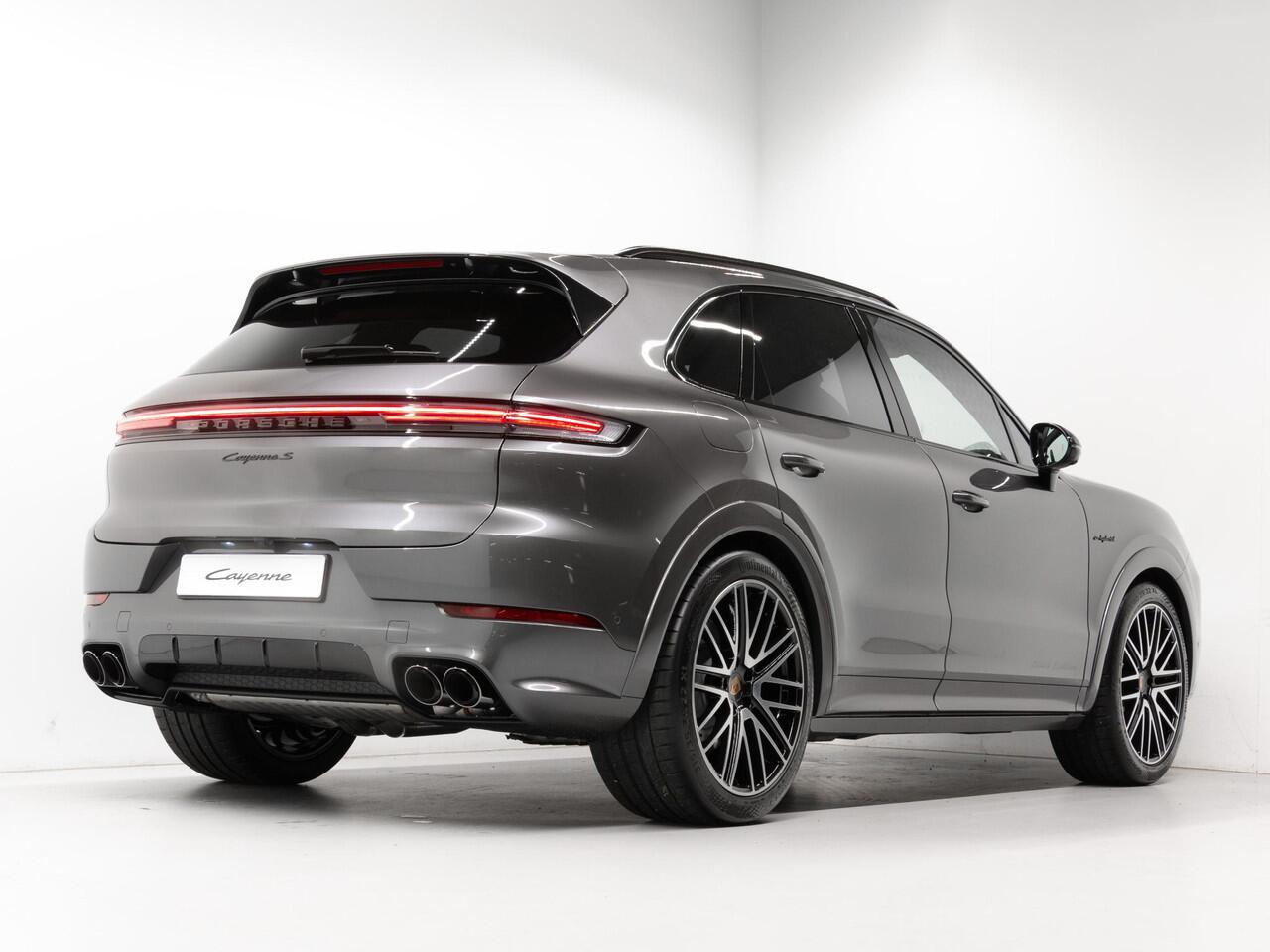 Porsche CAYENNE S E-Hybrid Black Edition