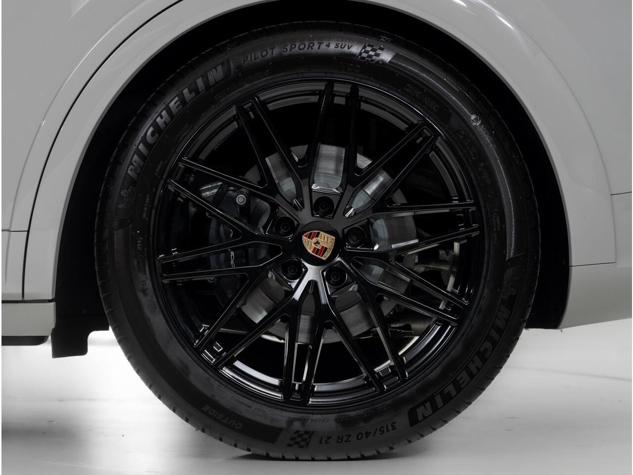 Porsche CAYENNE E-Hybrid Black Edition