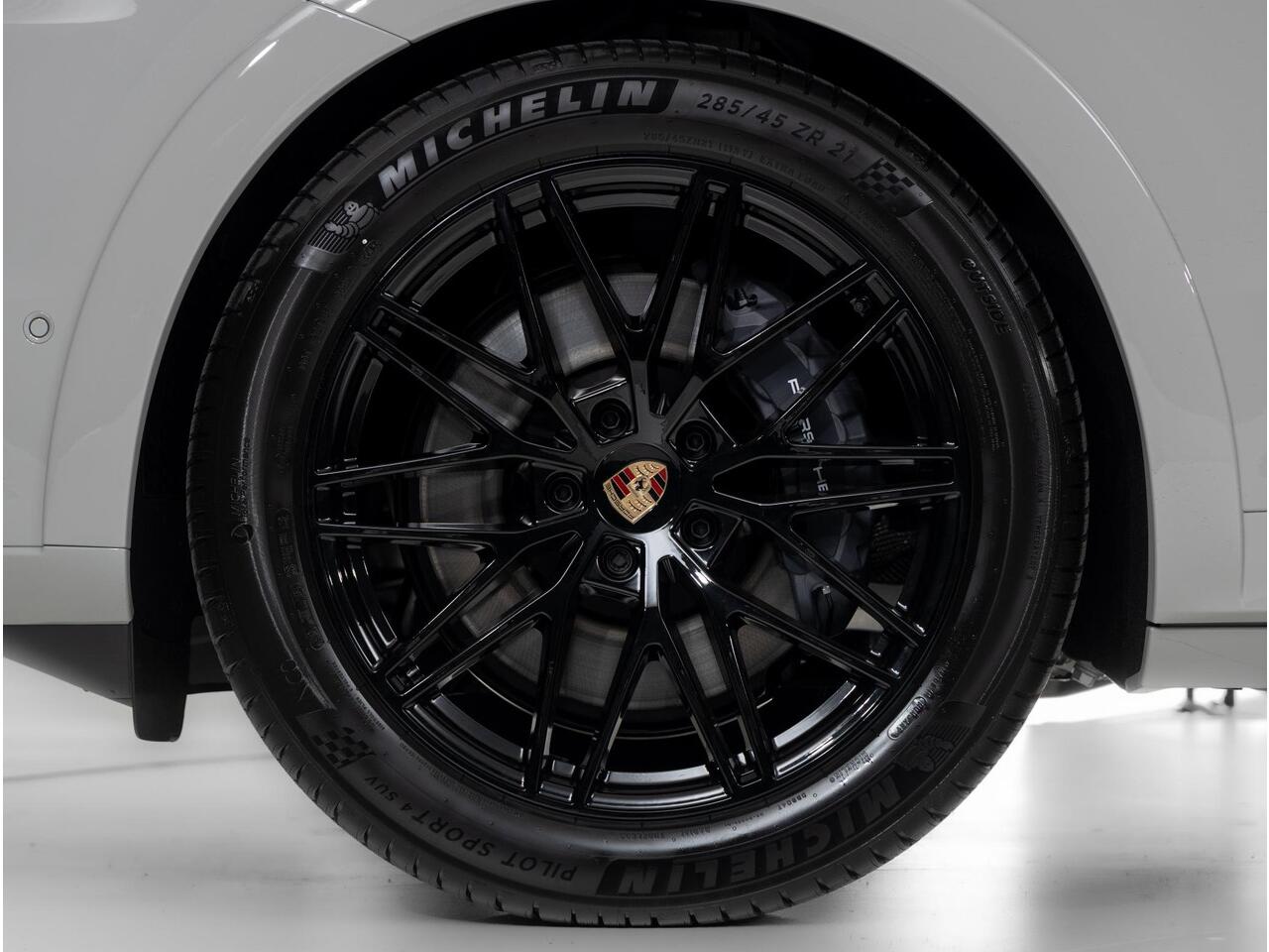 Porsche CAYENNE E-Hybrid Black Edition