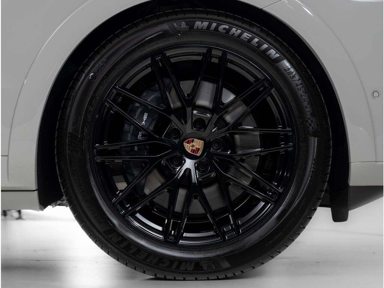 Porsche CAYENNE E-Hybrid Black Edition