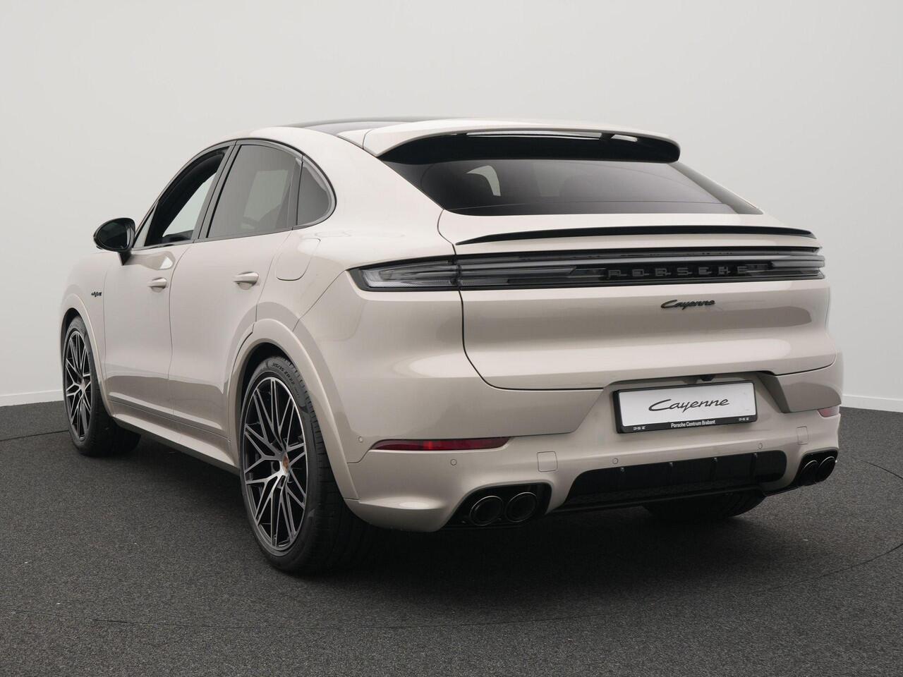 Porsche CAYENNE Coupé E-Hybrid Black Edition