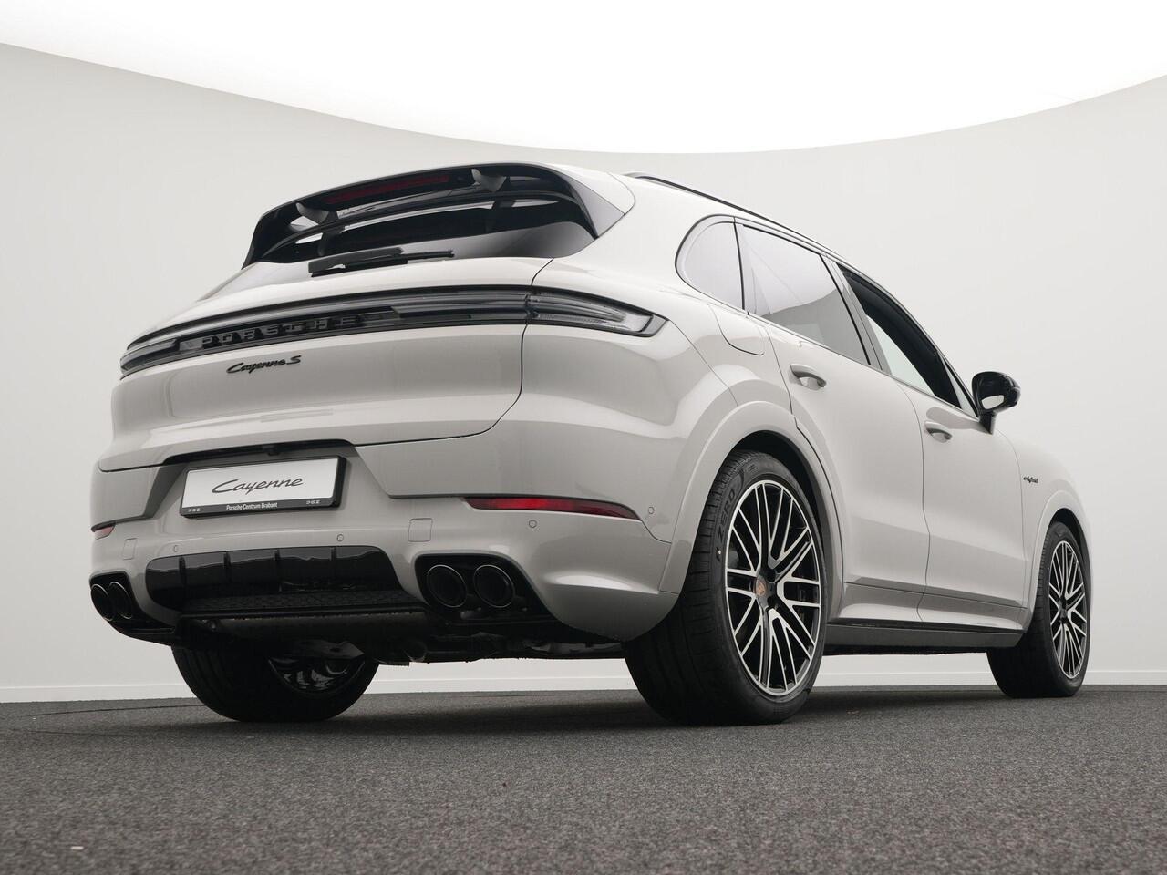 Porsche CAYENNE Coupé E-Hybrid Black Edition