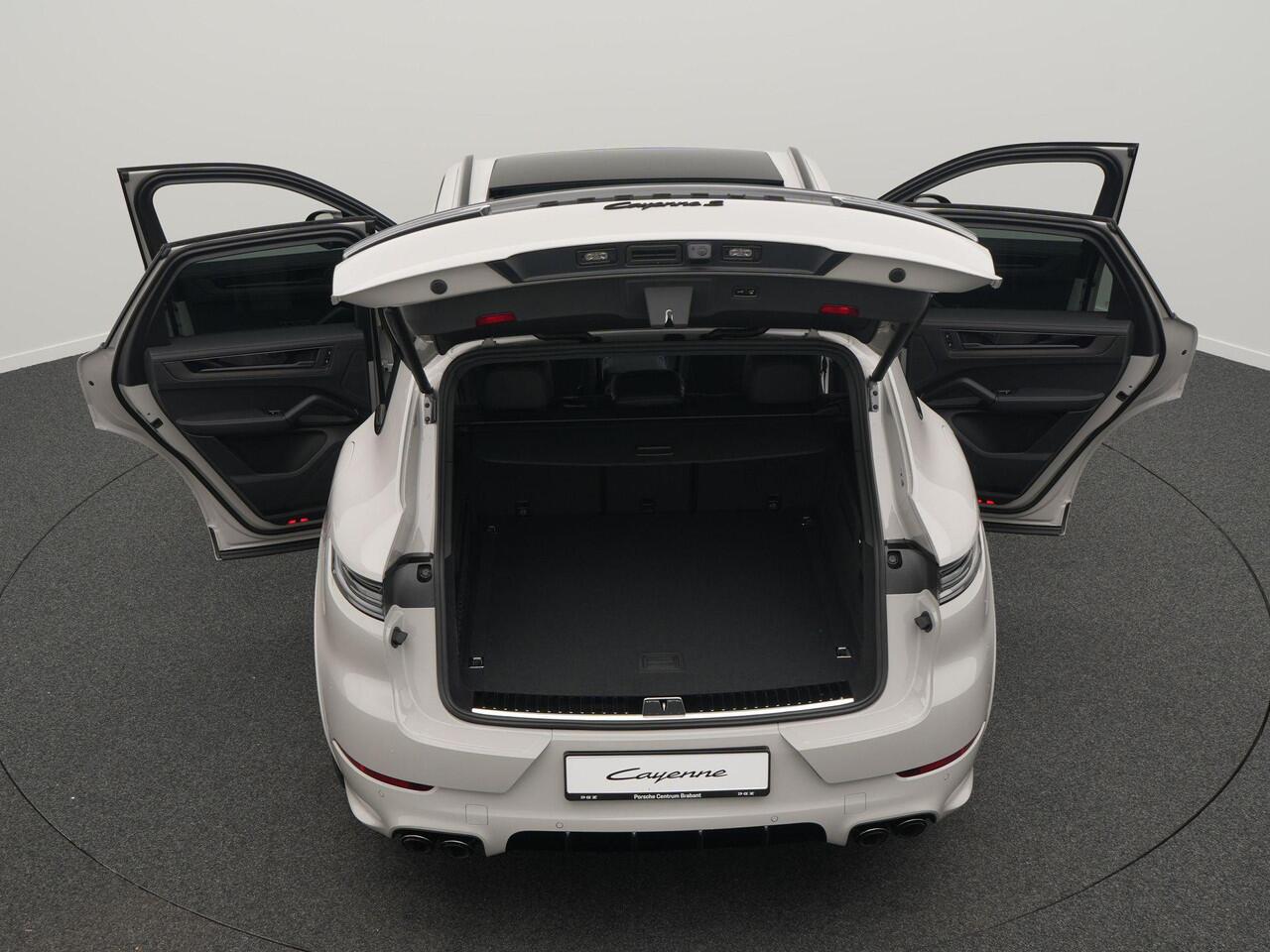 Porsche CAYENNE Coupé E-Hybrid Black Edition