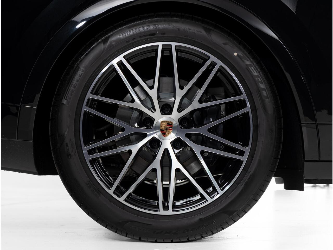 Porsche CAYENNE E-Hybrid Black Edition