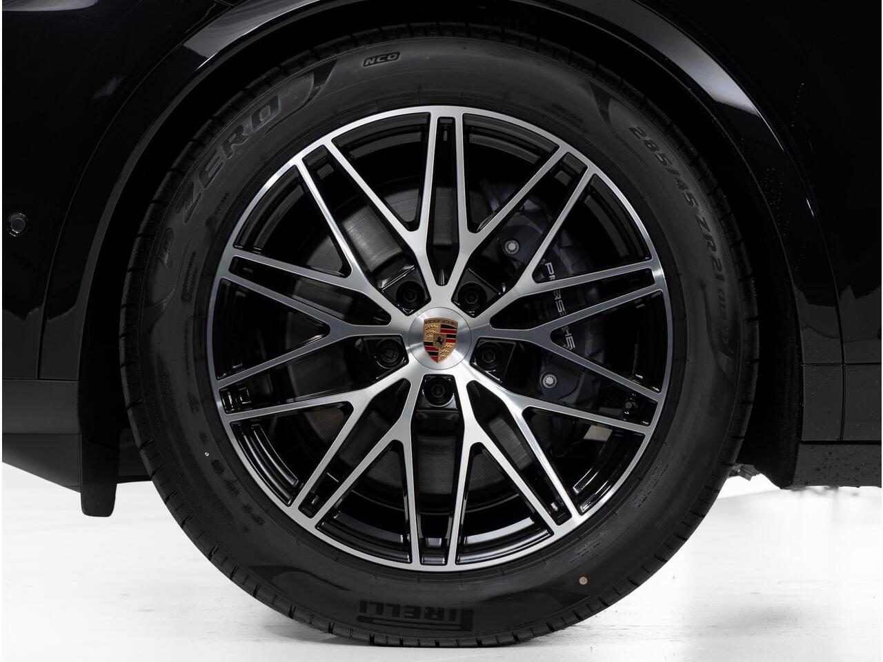 Porsche CAYENNE E-Hybrid Black Edition