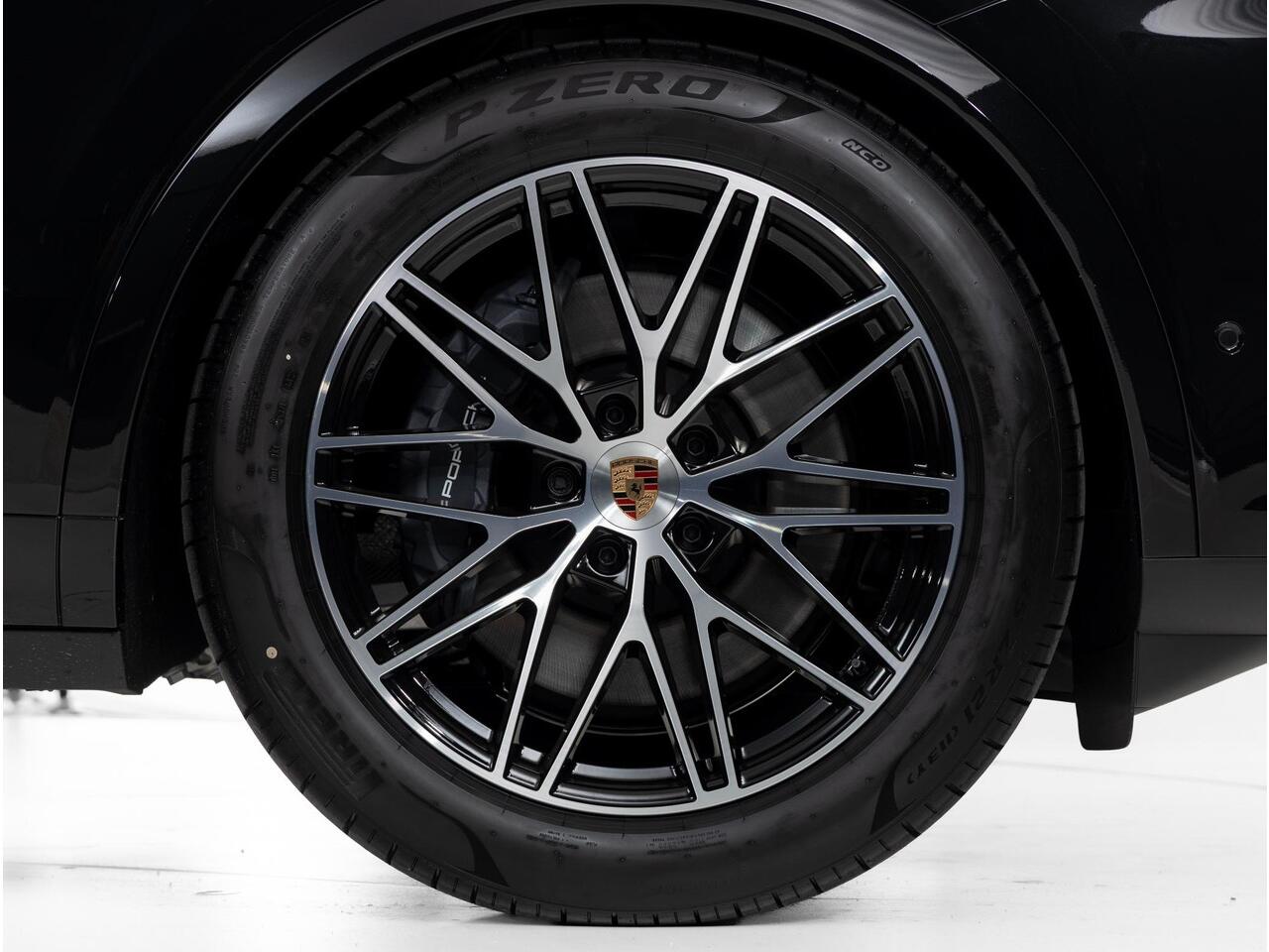 Porsche CAYENNE E-Hybrid Black Edition