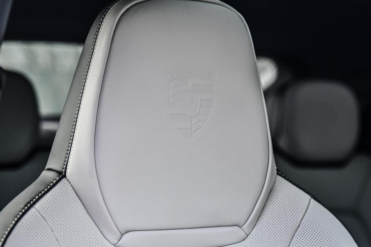 Porsche CAYENNE Coupé 3.0 E-Hybrid |Sport&design|Ventilatie|22inch|Glazendak|4W-sturing|