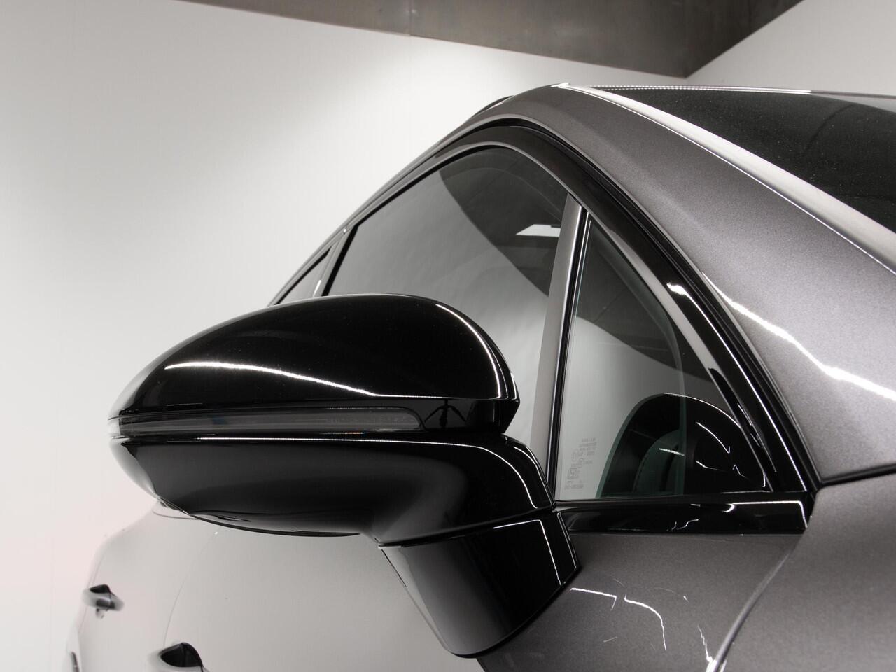 Porsche CAYENNE S E-Hybrid Black Edition