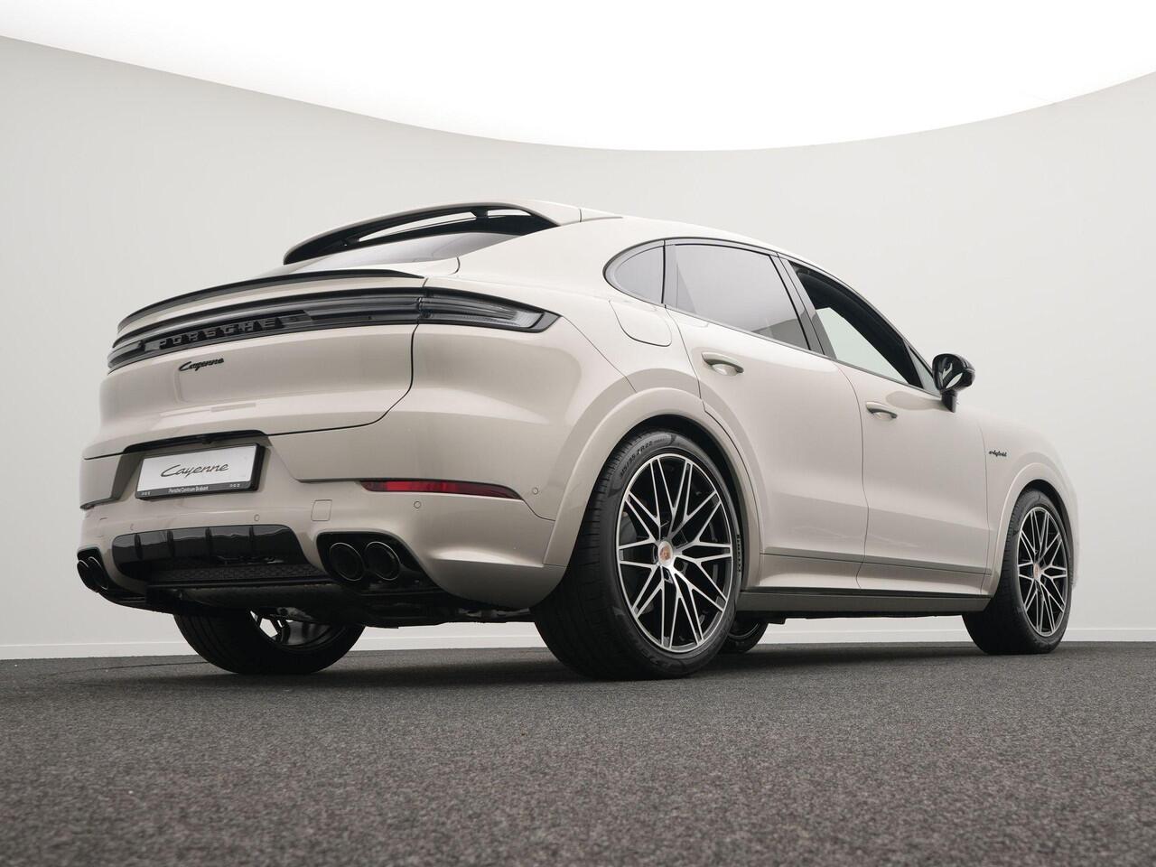 Porsche CAYENNE Coupé E-Hybrid Black Edition