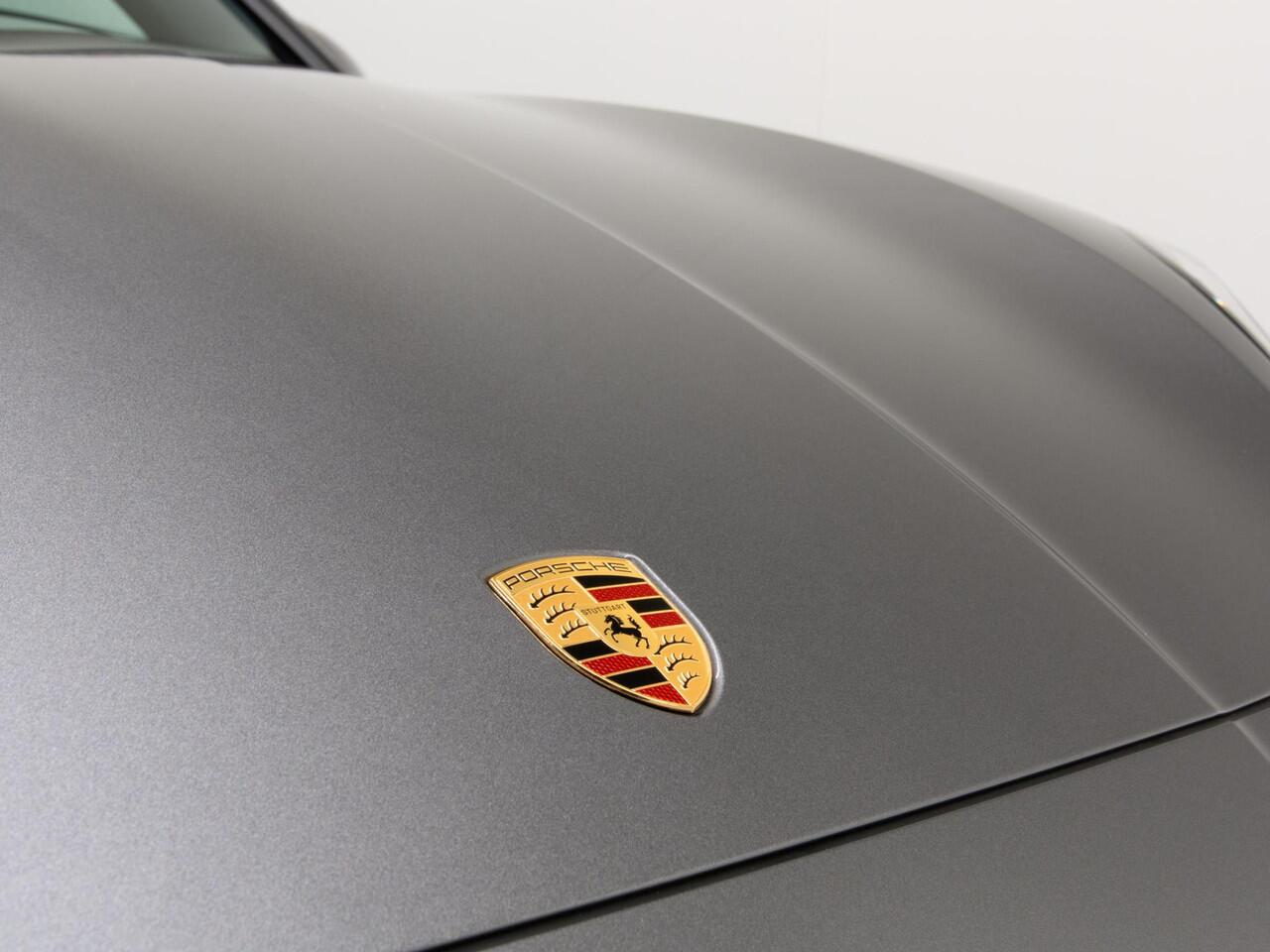 Porsche CAYENNE E-Hybrid Black Edition