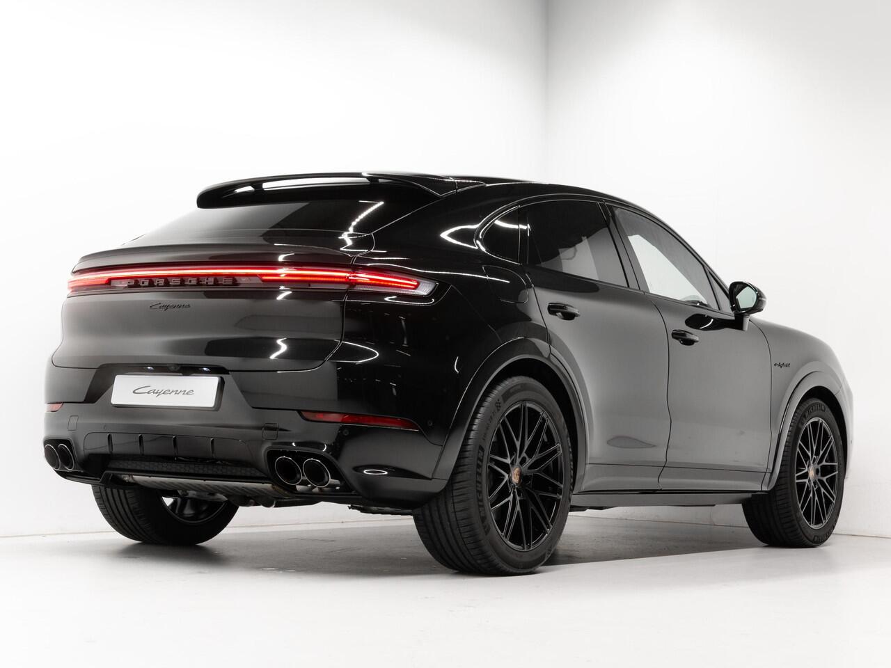 Porsche CAYENNE E-Hybrid Coupé Black Edition