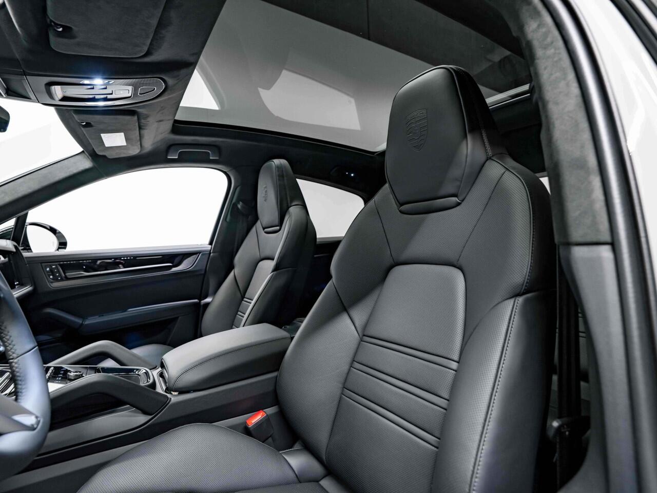 Porsche CAYENNE E-Hybrid Coupé Black Edition