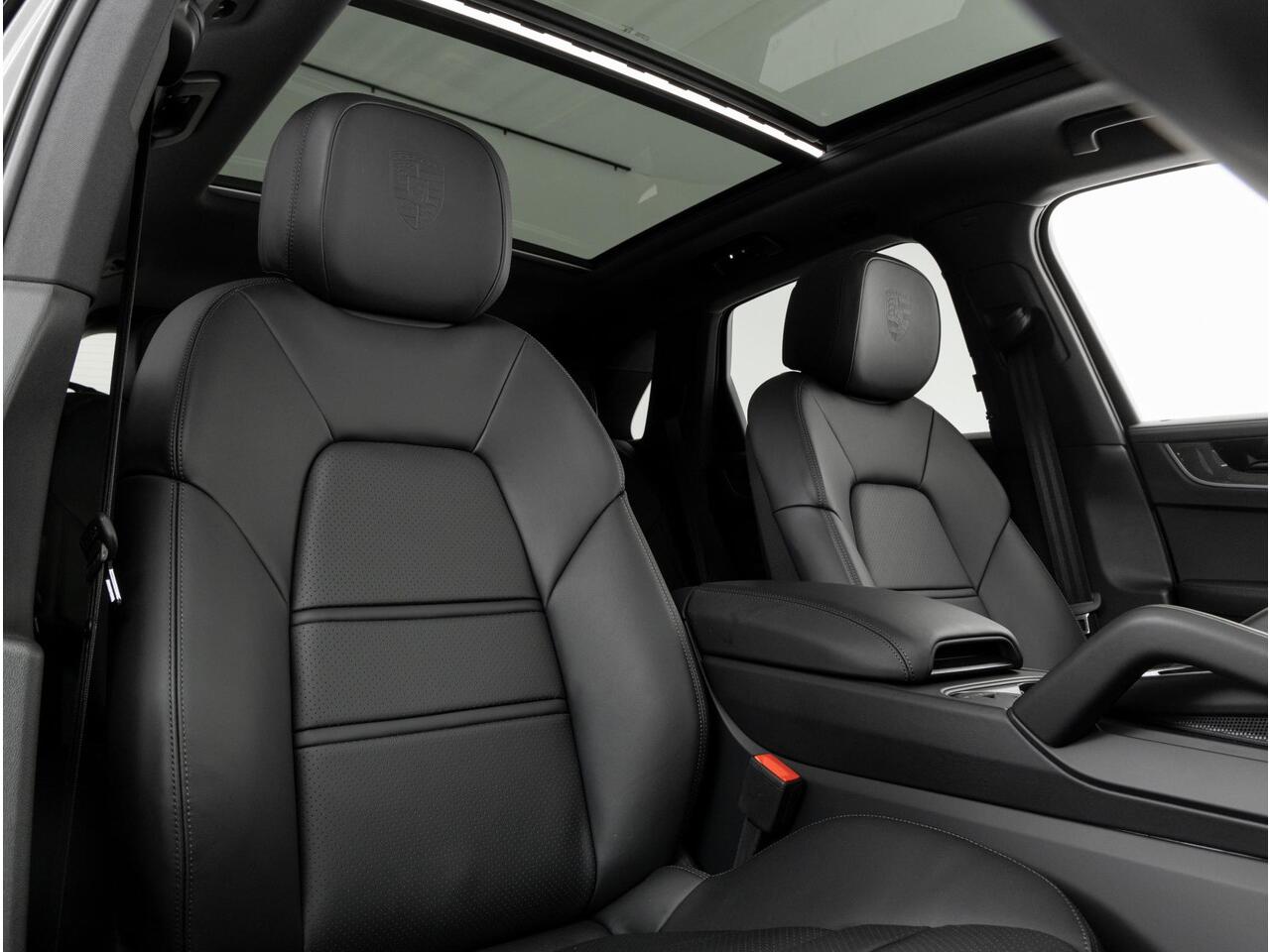 Porsche CAYENNE E-Hybrid